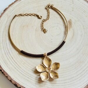 RLM Robert Lee Morris SOHO necklace gold flower Textured Sculptural collar 18"